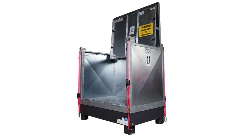 Geöffnete Batterie-Transportbox als Ausführungsbeispiel für Miet- und Kaufbehälter